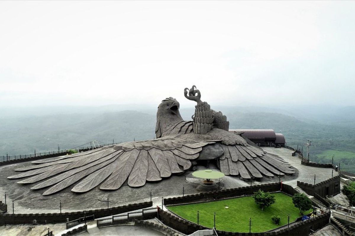 Praveen Cabs Jatayu Package